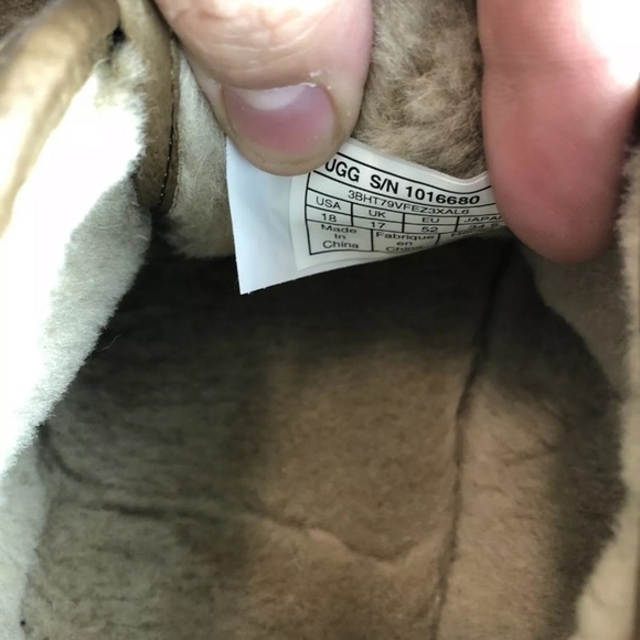 Ugg Chukka Boots new - Picture 8 of 10